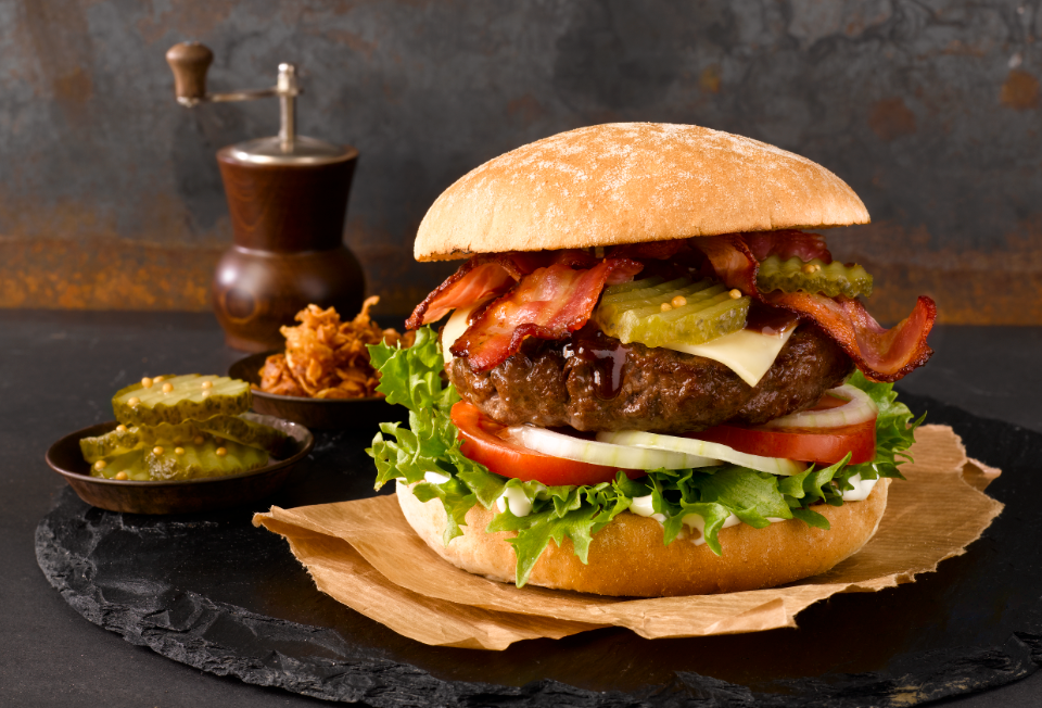 Et bilde som inneholder mat, sandwich, Hurtigmat, burger

Automatisk generert beskrivelse
